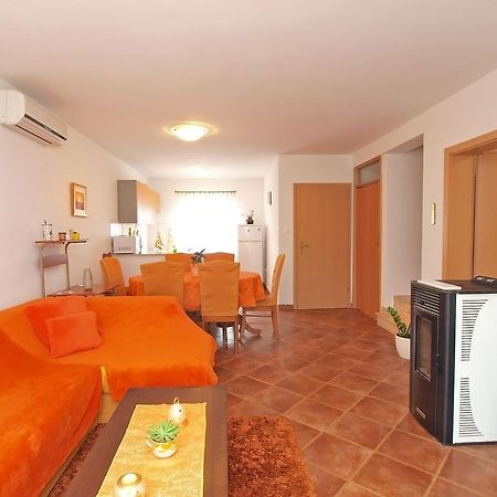 Apartment With 4 Bedrooms 446 Fažana Esterno foto